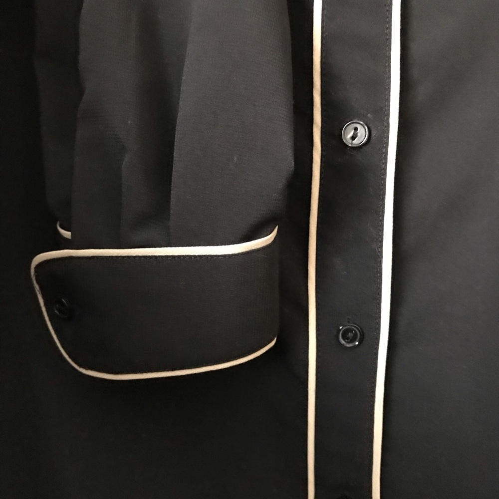 Black button down blouse with collar - Picture 5 of 6